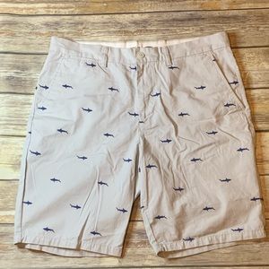 Old Navy mens Shark khaki shorts size 36